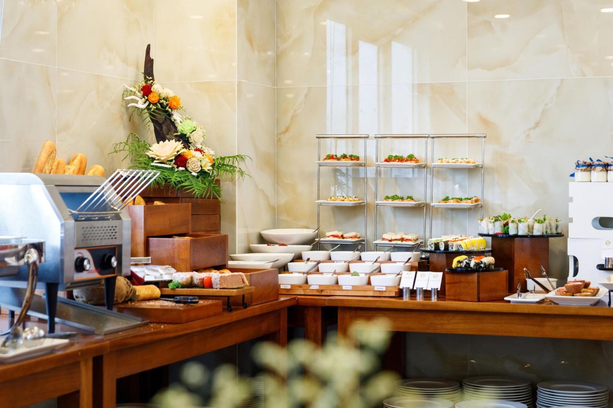 Champton Hanoi Hotel Екстериор снимка
