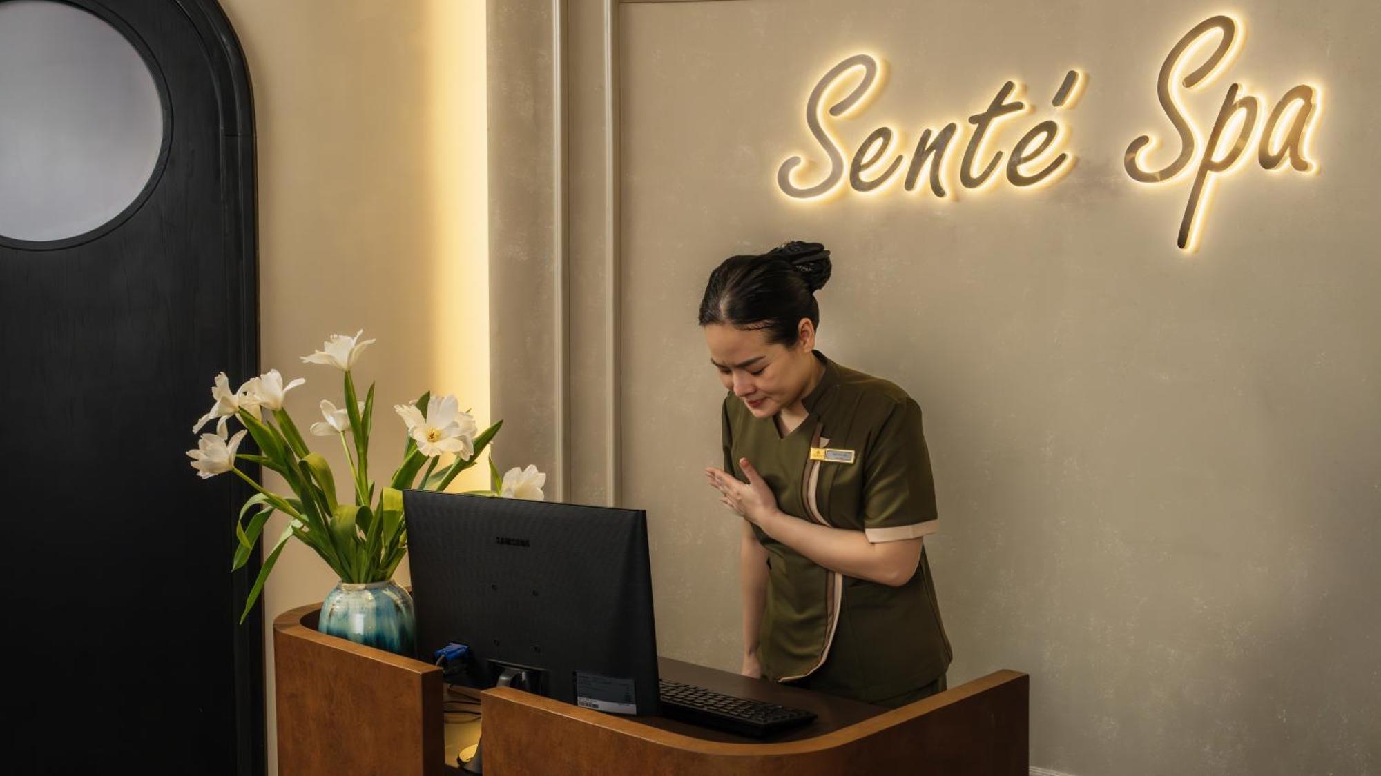 Champton Hanoi Hotel Екстериор снимка