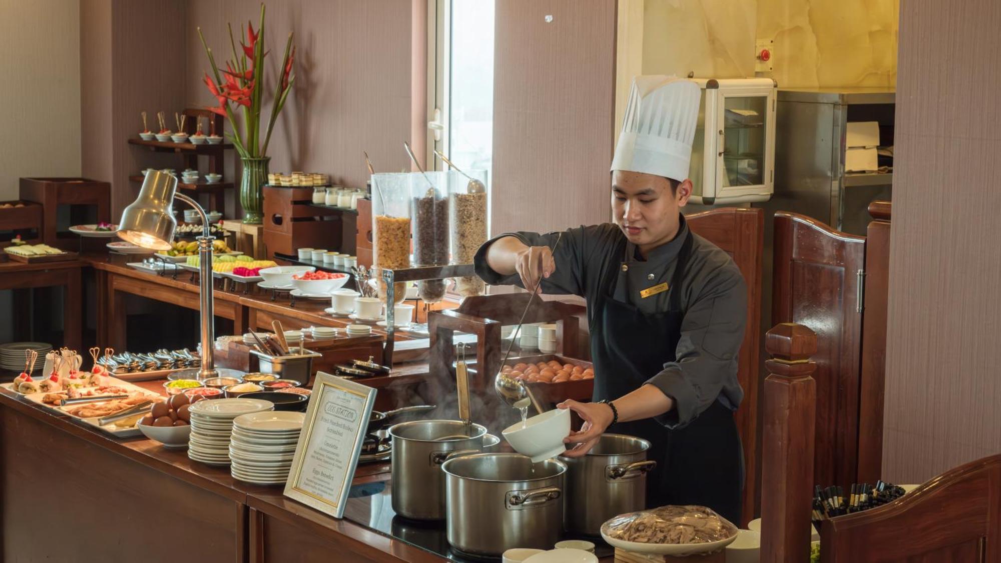 Champton Hanoi Hotel Екстериор снимка
